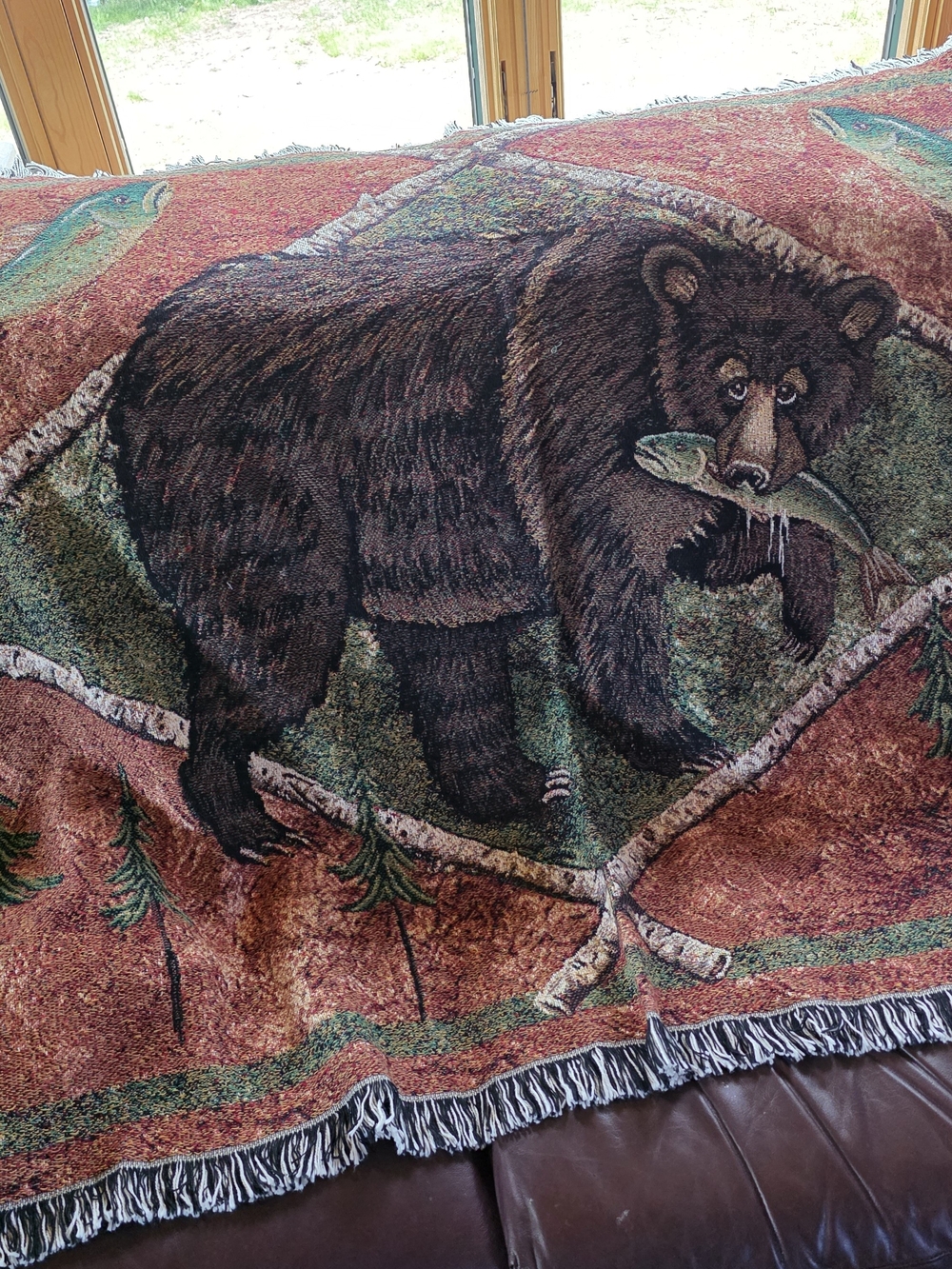 Riggsbee "BEAR CATCHING SALMON" Tapestry Throw Blanket